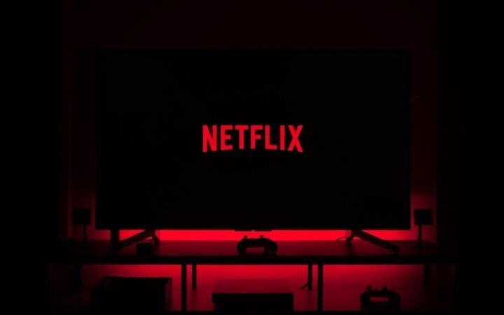 How To Download Netflix Movies To Watch Offline?